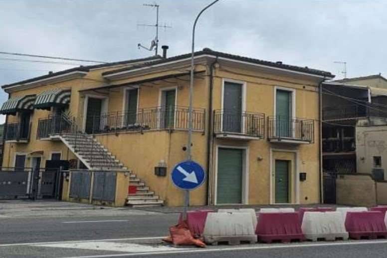 appartamento in vendita a Pesaro in zona Cattabrighe