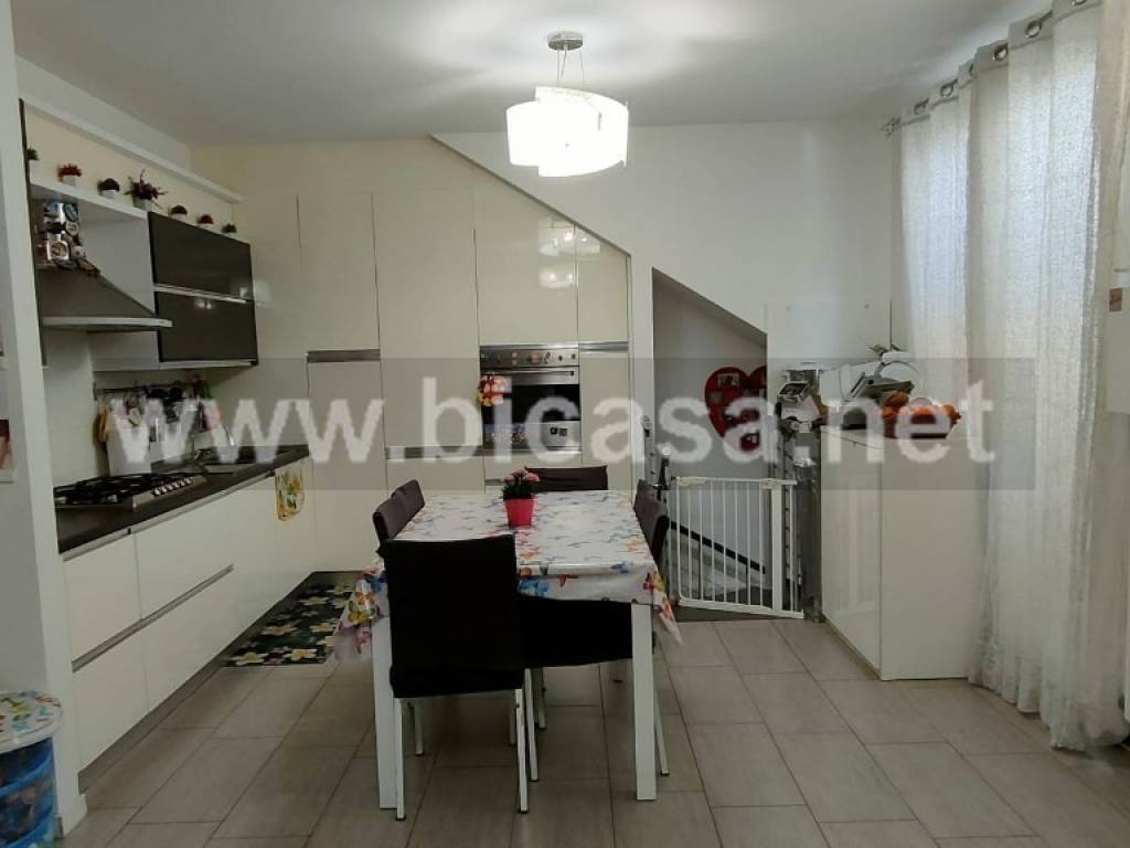 casa indipendente in vendita a Pesaro in zona Santa Maria dell'Arzilla