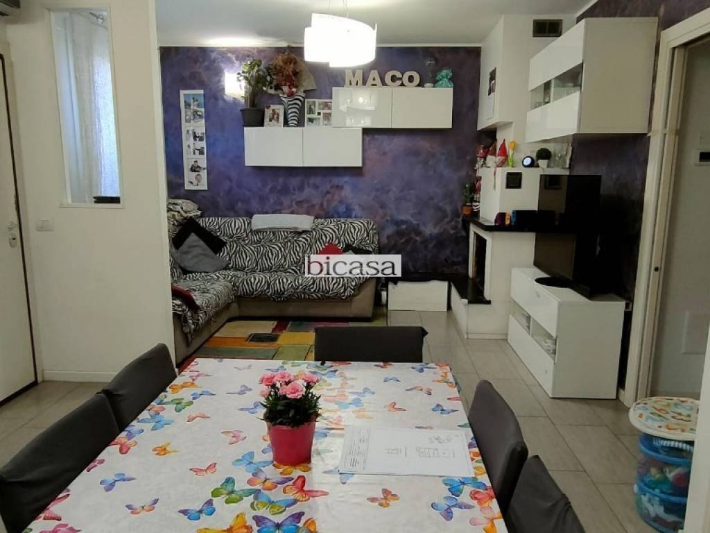 casa indipendente in vendita a Pesaro in zona Santa Maria dell'Arzilla