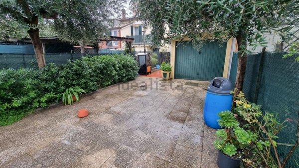 casa indipendente in vendita a Pesaro in zona Pantano
