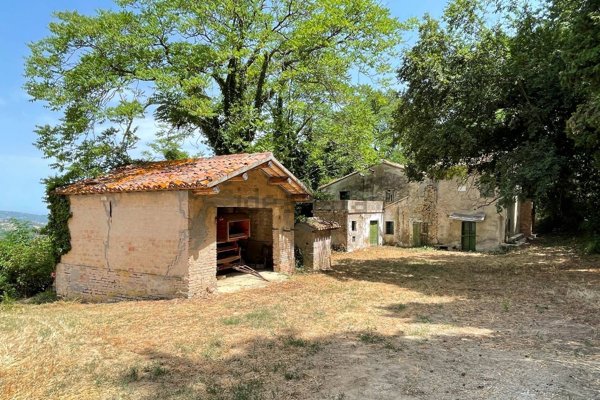 casa indipendente in vendita a Pesaro in zona Candelara
