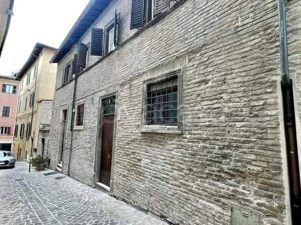 appartamento in vendita a Pesaro in zona Centro Città