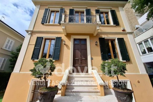 casa indipendente in vendita a Pesaro in zona Mare