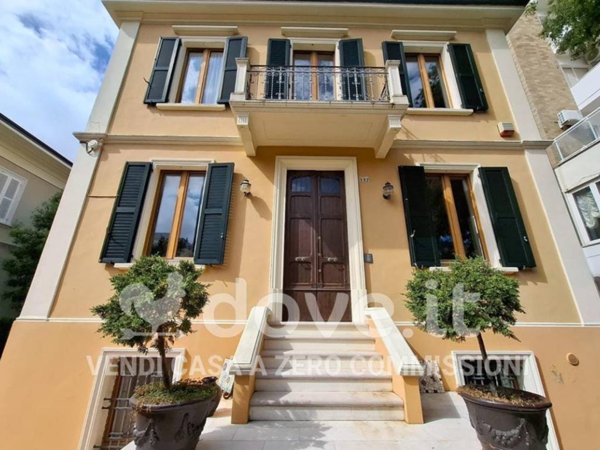 casa indipendente in vendita a Pesaro in zona Mare