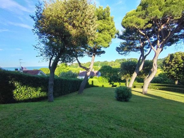 casa indipendente in vendita a Pesaro in zona Mare