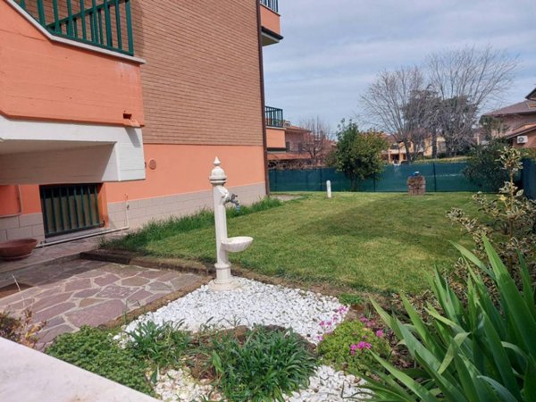 casa indipendente in vendita a Pesaro in zona Villa Ceccolini