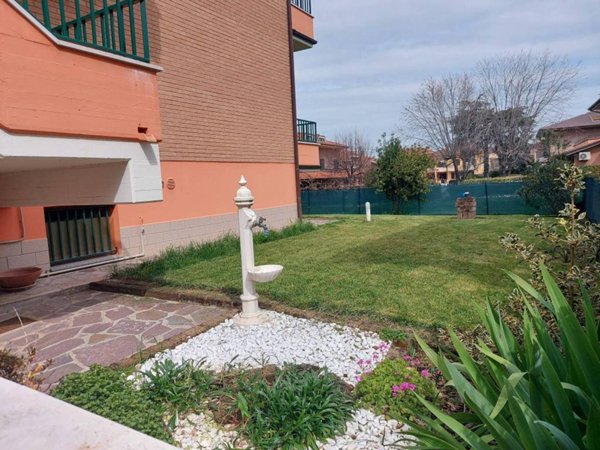 casa indipendente in vendita a Pesaro in zona Villa Ceccolini