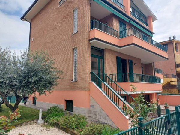 casa indipendente in vendita a Pesaro in zona Villa Ceccolini