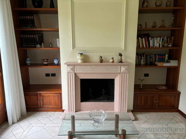 casa indipendente in vendita a Pesaro in zona Centro Città