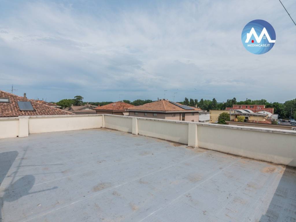 casa indipendente in vendita a Pesaro in zona Mare