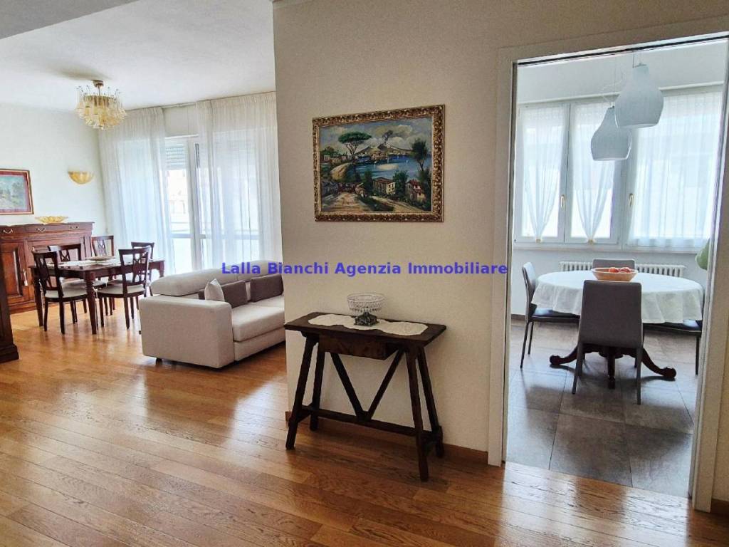 appartamento in vendita a Pesaro in zona Mare