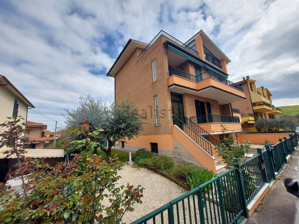 appartamento in vendita a Pesaro in zona Villa Ceccolini