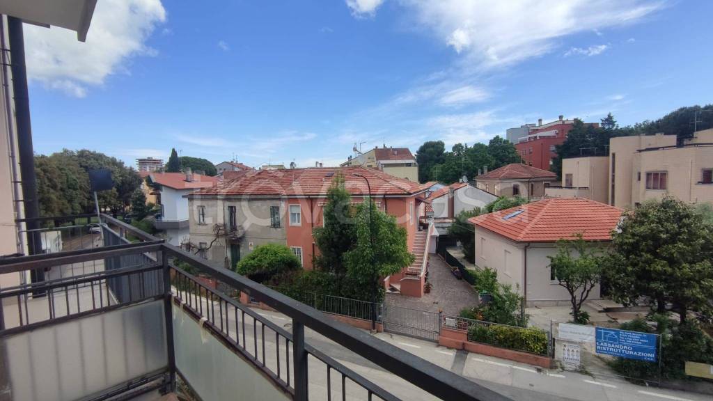 appartamento in vendita a Pesaro in zona Soria