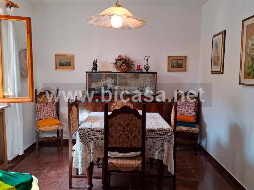 casa indipendente in vendita a Pesaro in zona Case Bruciate