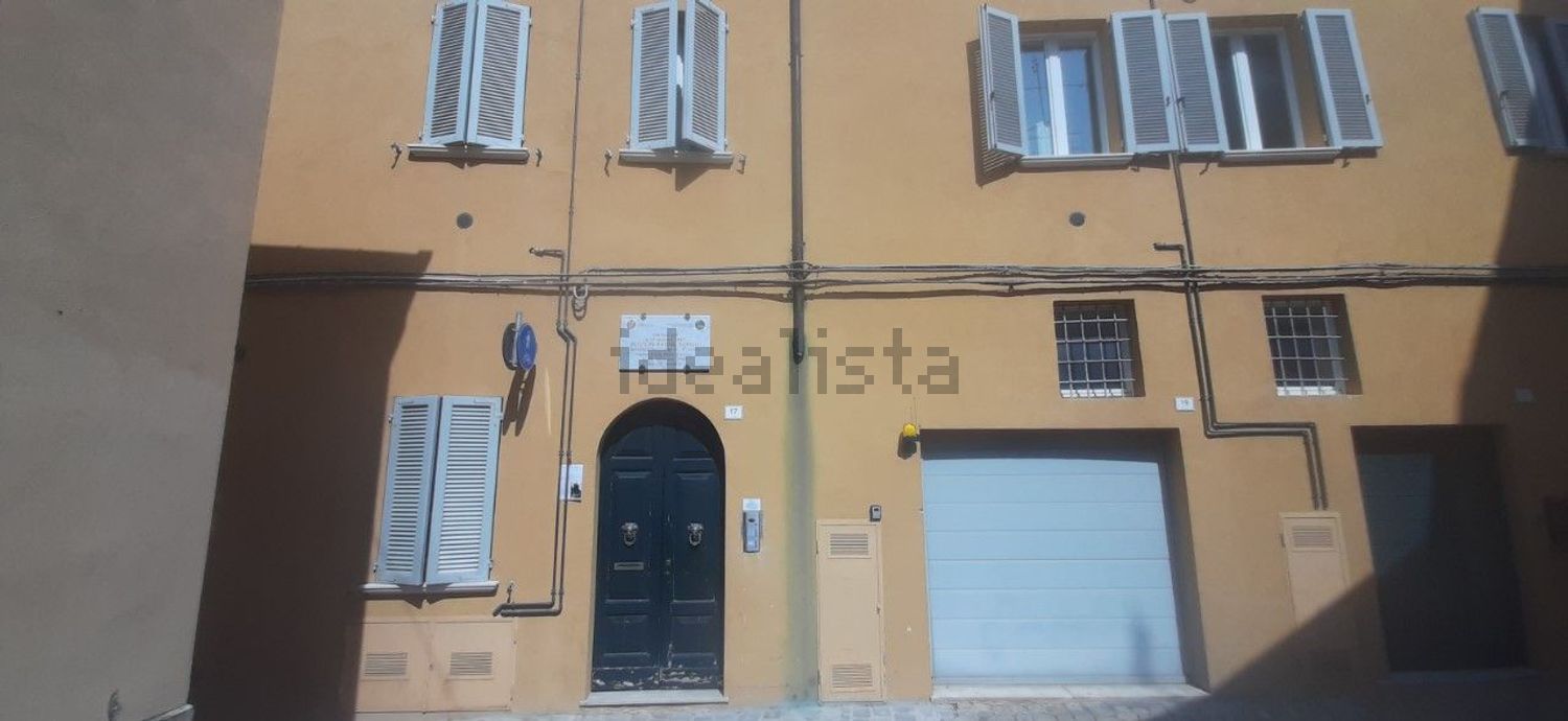 appartamento in vendita a Pesaro in zona Centro Città