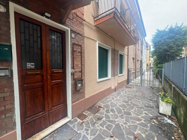 casa indipendente in vendita a Pesaro in zona Pantano
