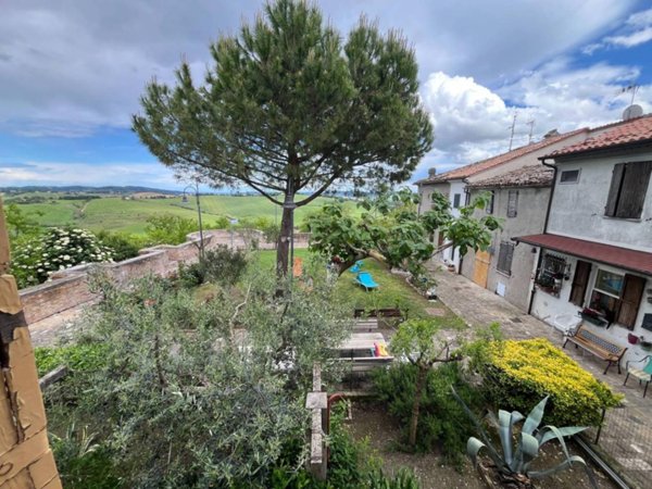 casa indipendente in vendita a Pesaro in zona Pozzo Alto