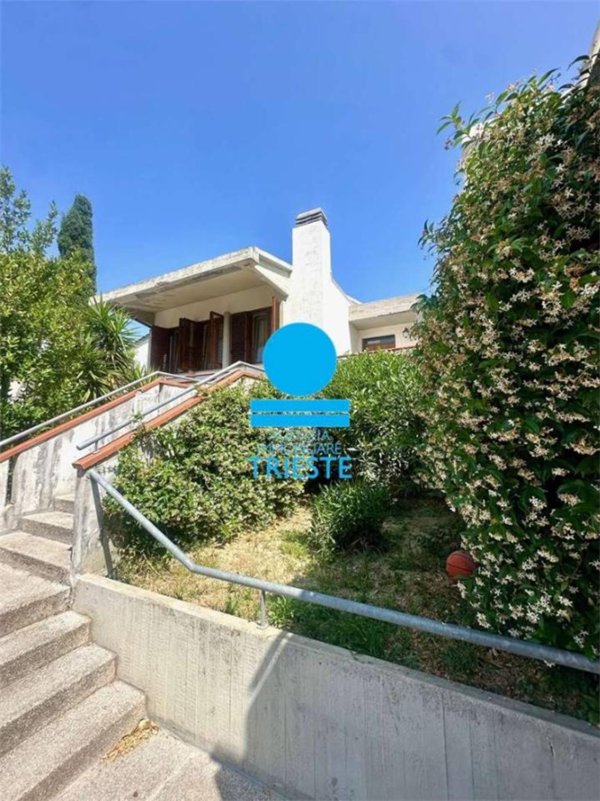 casa indipendente in vendita a Pesaro in zona Montegranaro