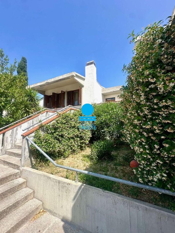 casa indipendente in vendita a Pesaro in zona Montegranaro
