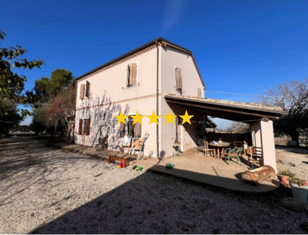 casa indipendente in vendita a Pesaro in zona Santa Maria dell'Arzilla