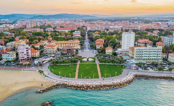appartamento in vendita a Pesaro in zona Mare