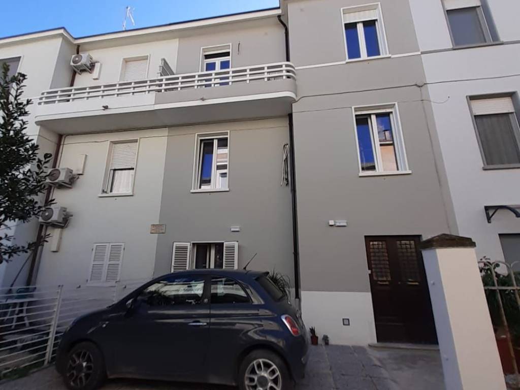 casa indipendente in vendita a Pesaro in zona Mare