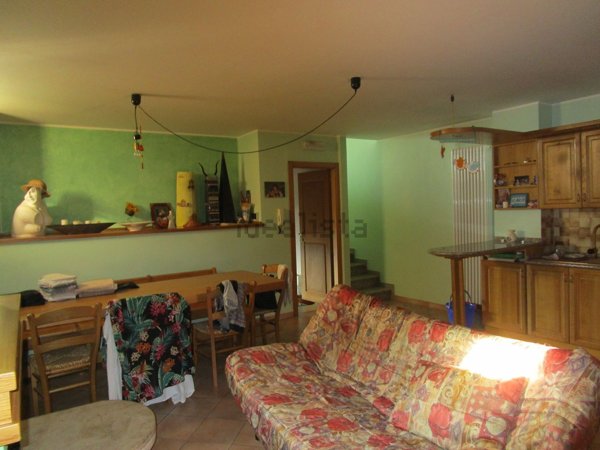 casa indipendente in vendita a Pesaro in zona Candelara