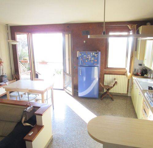 casa indipendente in vendita a Pesaro in zona Candelara