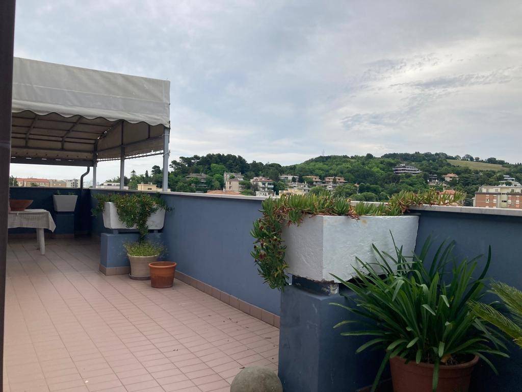 appartamento in vendita a Pesaro in zona Mare