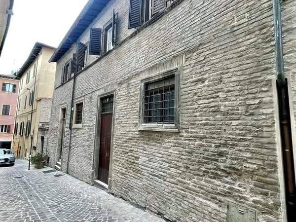 appartamento in vendita a Pesaro in zona Centro Città