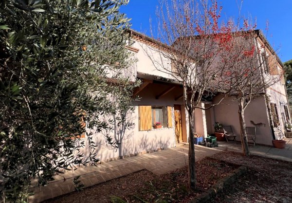 casa indipendente in vendita a Pesaro in zona Candelara