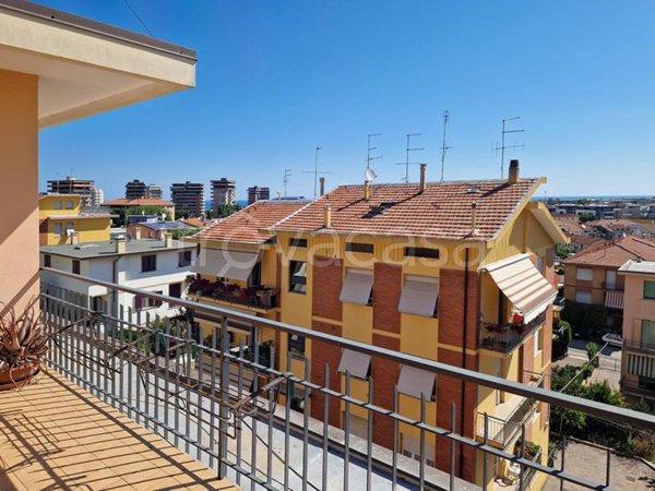 appartamento in vendita a Pesaro in zona Soria