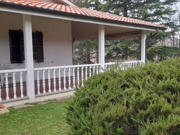 casa indipendente in vendita a Pesaro in zona Trebbiantico