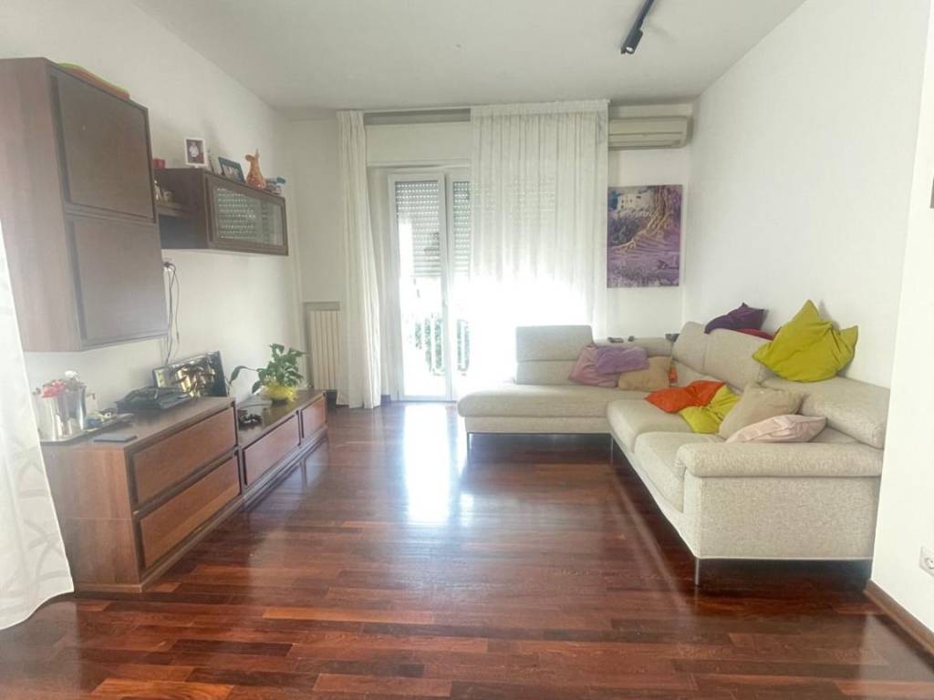 appartamento in vendita a Pesaro in zona Vismara