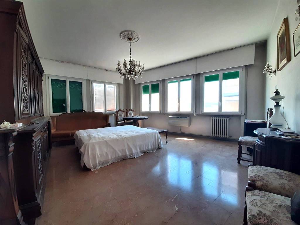 appartamento in vendita a Pesaro in zona Centro Città