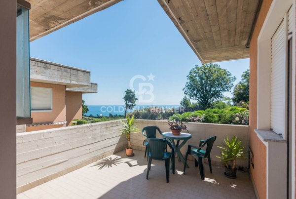 appartamento in vendita a Pesaro in zona Mare