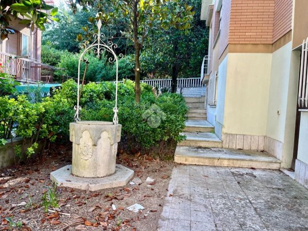 casa indipendente in vendita a Pesaro in zona Mare