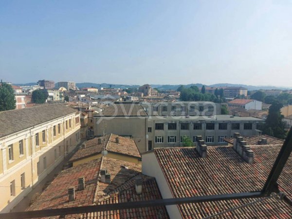 appartamento in vendita a Pesaro in zona Centro Città