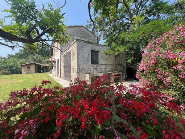 casa indipendente in vendita a Pesaro in zona Monteciccardo