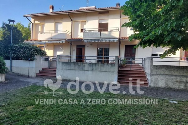 casa indipendente in vendita a Pesaro in zona Tre Ponti