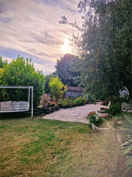 casa indipendente in vendita a Pesaro in zona Ginestreto