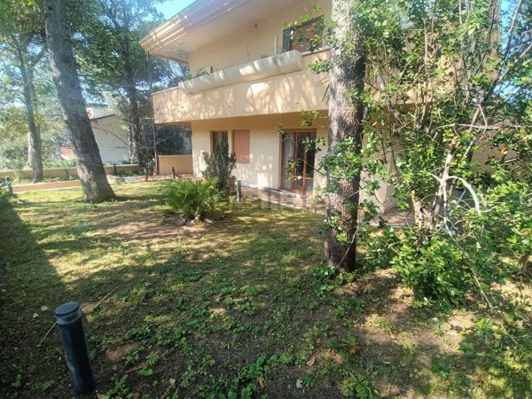 appartamento in vendita a Pesaro in zona Montegranaro