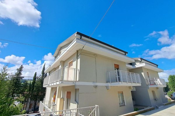 appartamento in vendita a Pesaro in zona Cattabrighe
