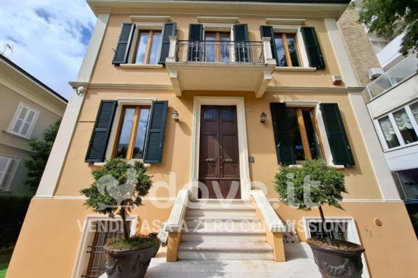 casa indipendente in vendita a Pesaro in zona Mare