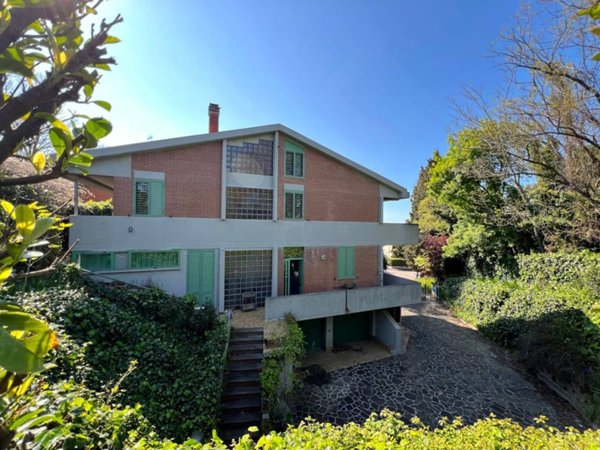 casa indipendente in vendita a Pesaro in zona Montegranaro