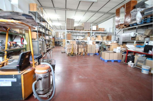 negozio in vendita a Pesaro in zona Fabbrecce