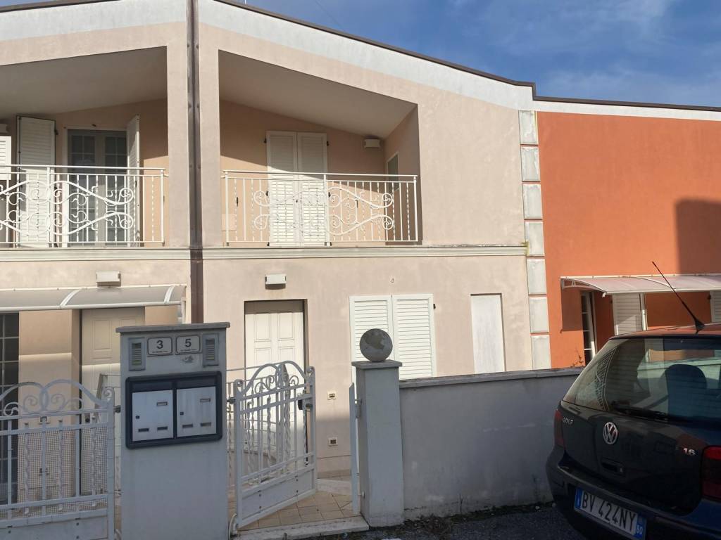 appartamento in vendita a Pesaro in zona Mare