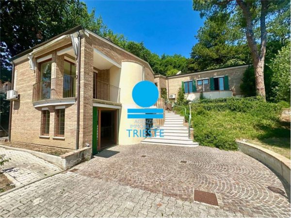 casa indipendente in vendita a Pesaro in zona Trebbiantico