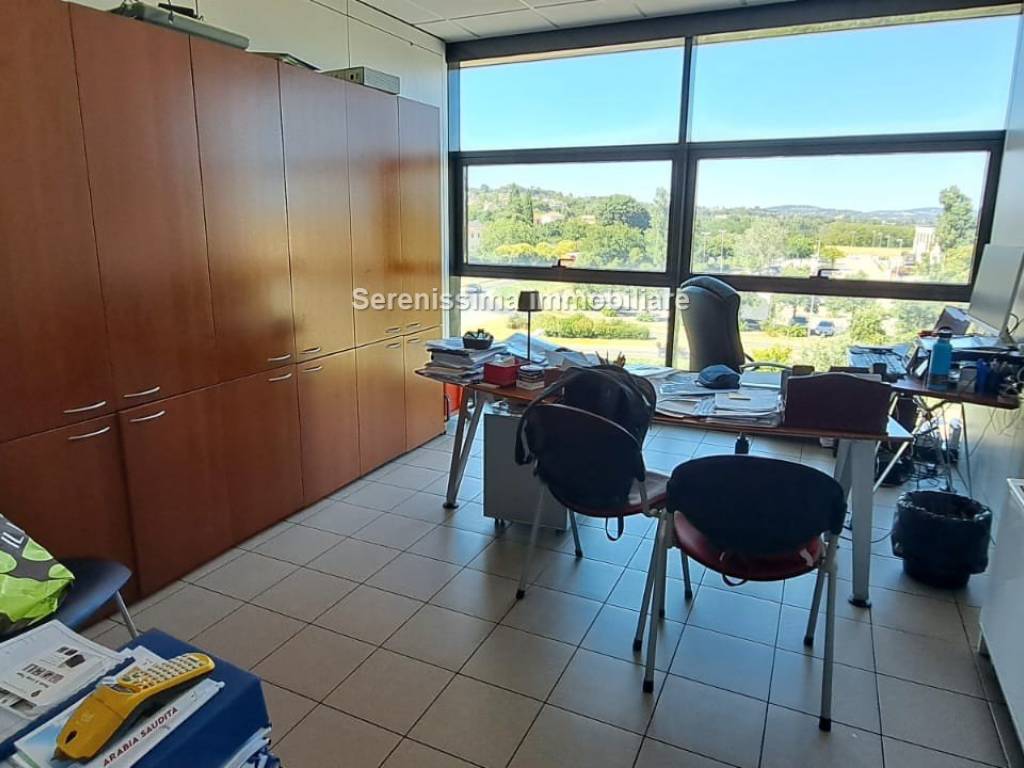 ufficio in vendita a Pesaro in zona Borgo Santa Maria