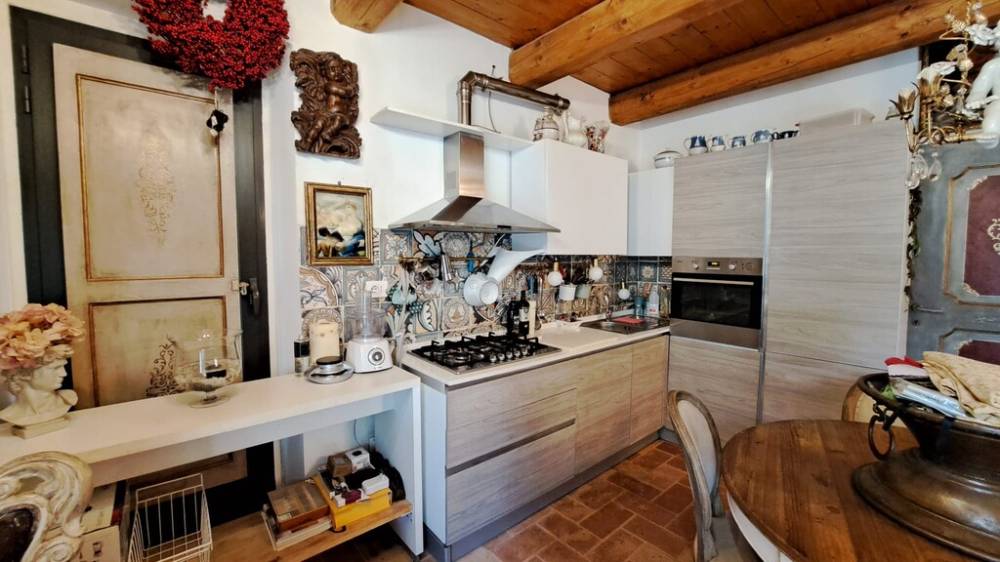 casa indipendente in vendita a Pesaro in zona Candelara